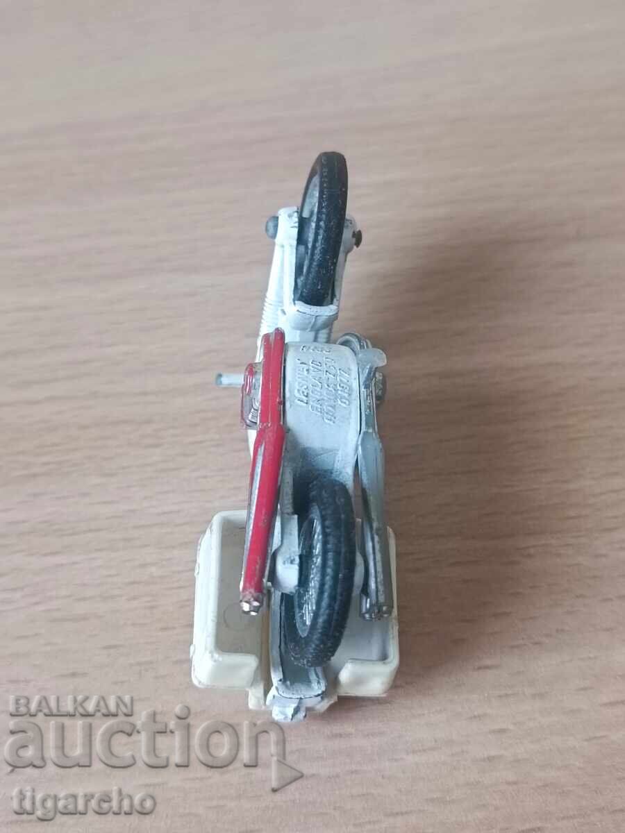 Auction Metal Honda motorbike Auction Metal Honda motorbike