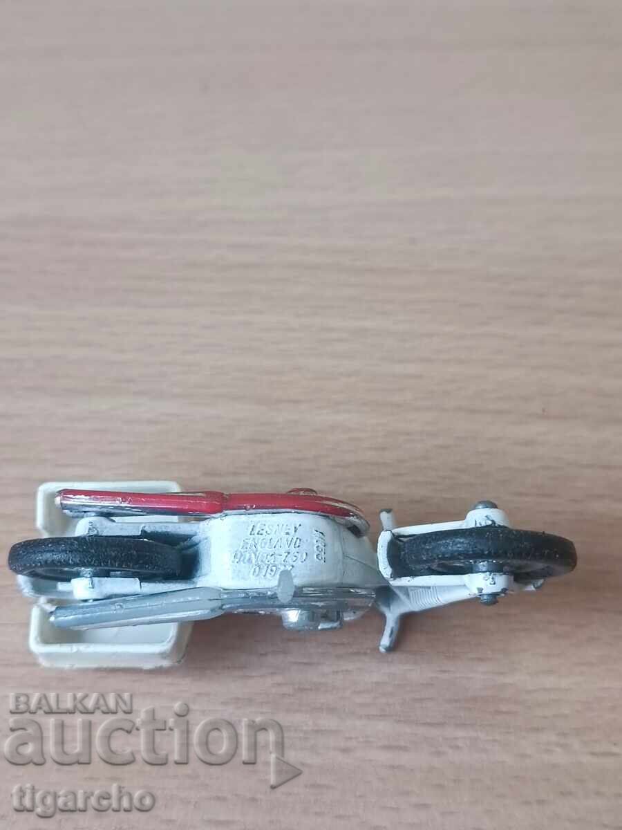 Delivery of Metal Honda motorbike Delivery of Metal Honda motorbike