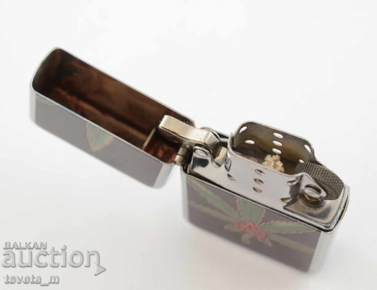 STAR petrol lighter - unused with price 10.00 BGN | € 5.11 STAR petrol lighter - unused with price 10.00 BGN | € 5.11