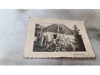 Photo Vitosha Youth and a girl in front of the Selimitsa hut