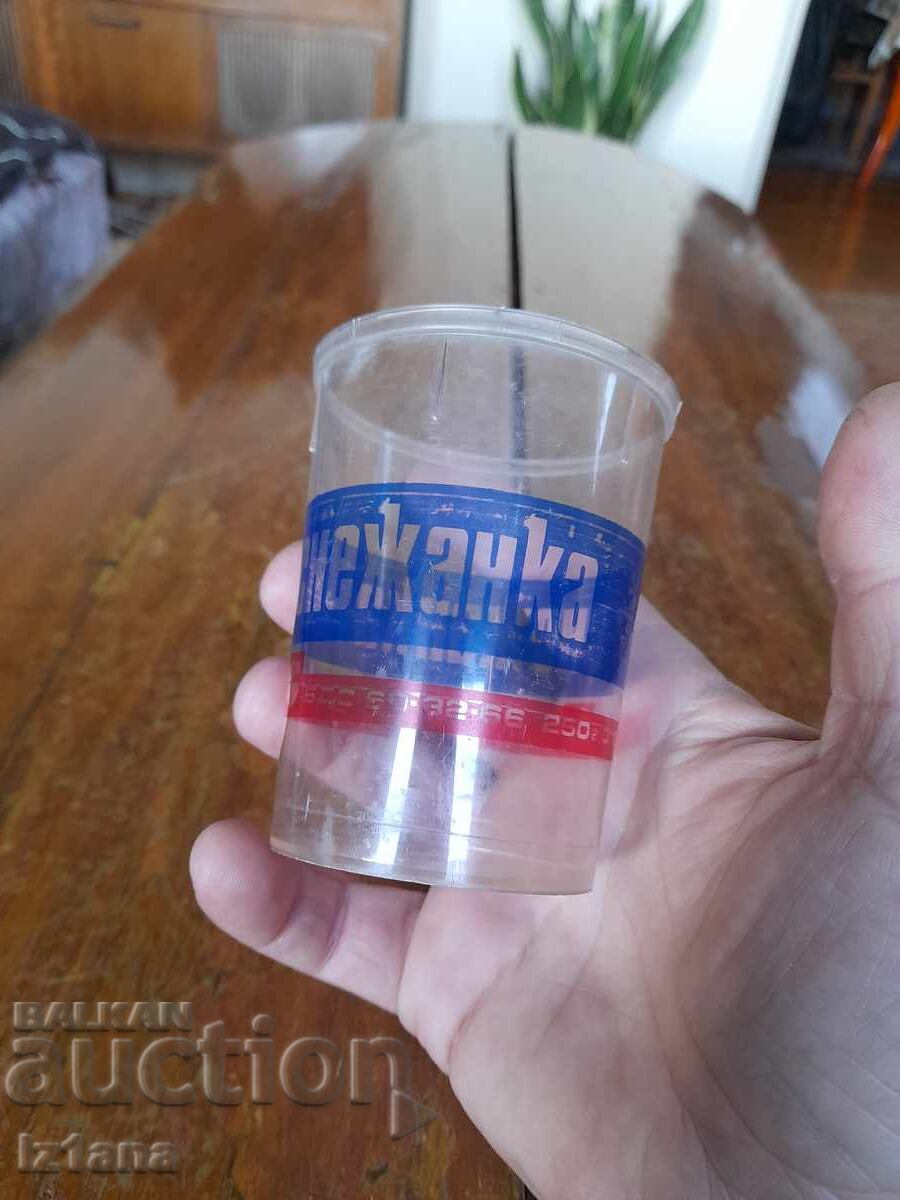 Auction Old box, packaging of Snow White yogurt Auction Old box, packaging of Snow White yogurt