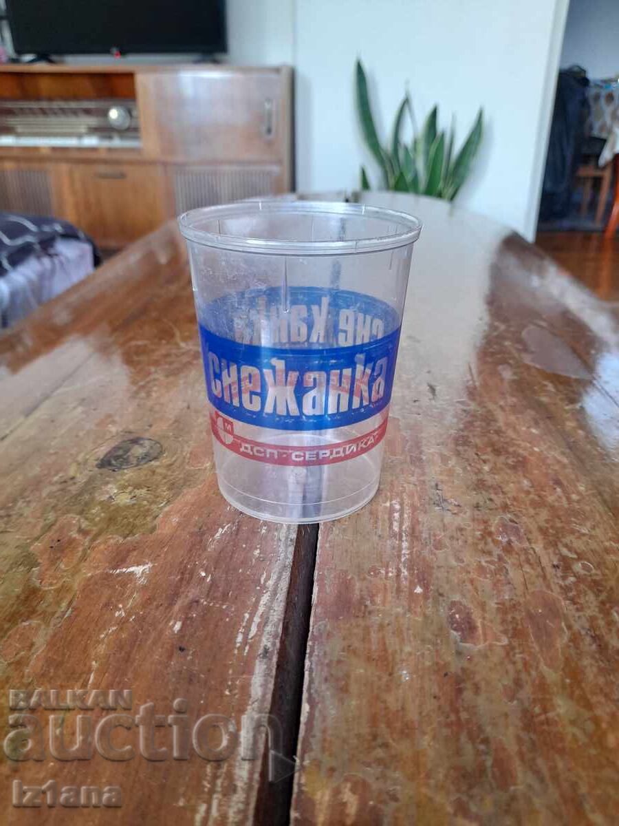 Old box, packaging of Snow White yogurt Old box, packaging of Snow White yogurt