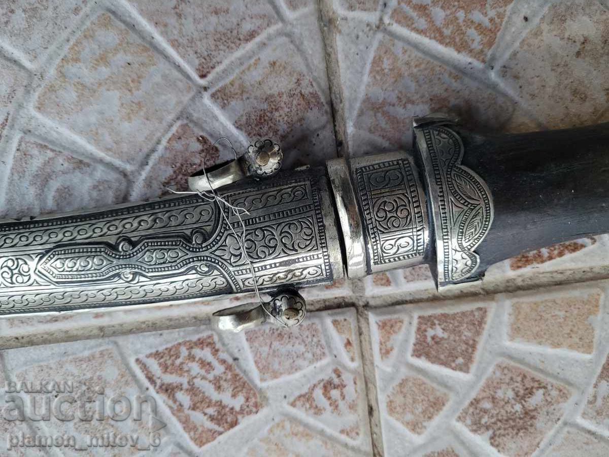 Licitație Cuțit, kumaya, pumnal, pumnal, cuțit, karakulak Licitație Cuțit, kumaya, pumnal, pumnal, cuțit, karakulak