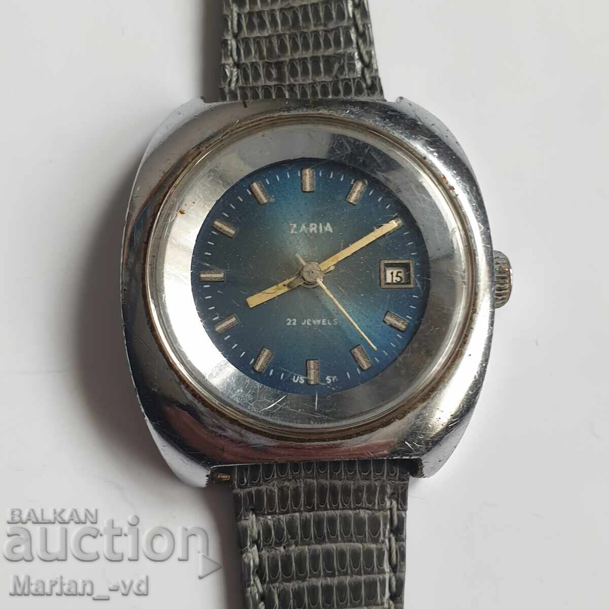 Delivery of Women's mechanical wristwatch ZARYA Delivery of Women's mechanical wristwatch ZARYA