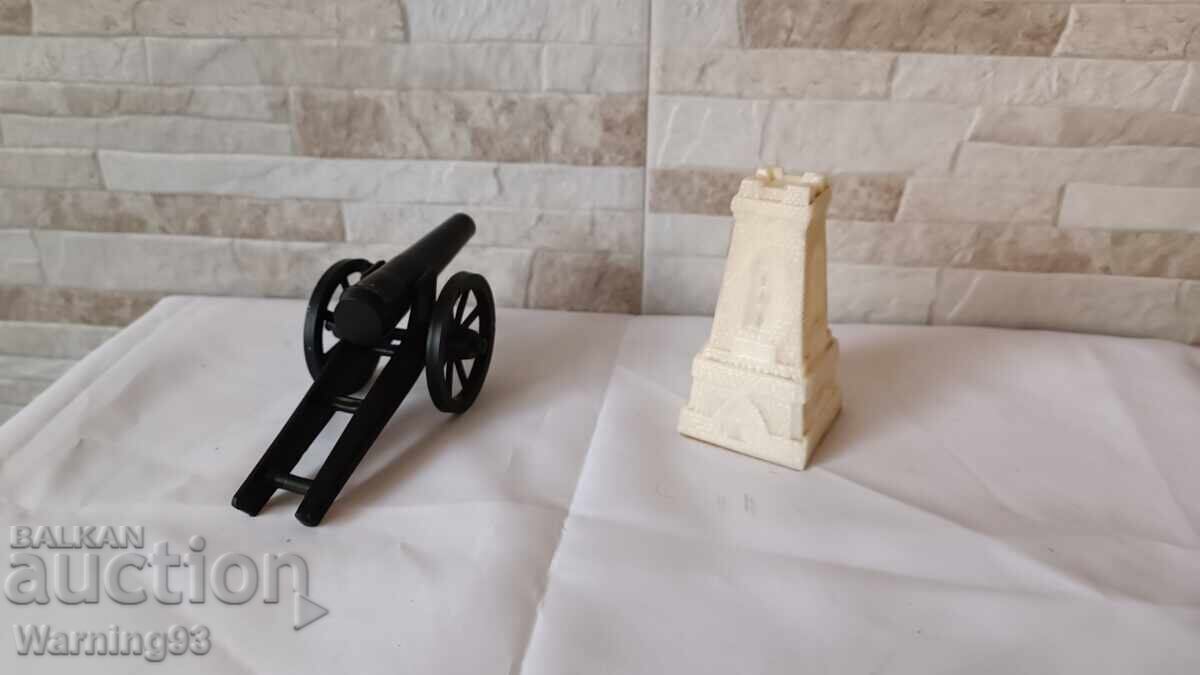 Figurine din plastic - monumentul Shipka și o minge de tun cireș - 7 Figurine din plastic - monumentul Shipka și o minge de tun cireș - 7