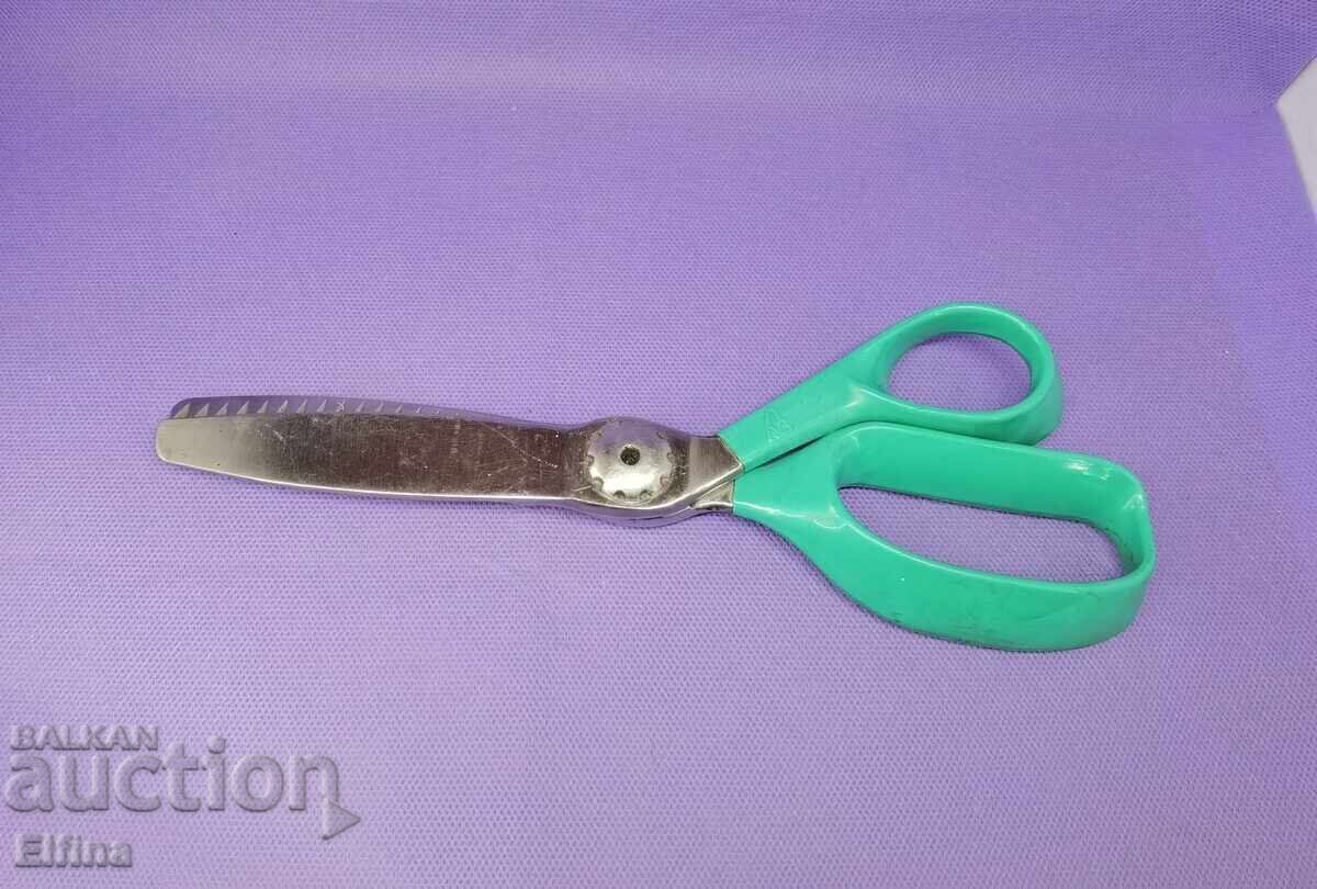 Professional ZIGZAG scissors for decoration and scrapbooking with price 14.00 BGN | € 7.16 Professional ZIGZAG scissors for decoration and scrapbooking with price 14.00 BGN | € 7.16