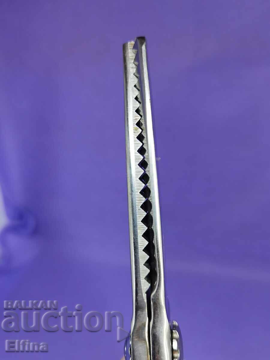 Auction Professional ZIGZAG scissors for decoration and scrapbooking Auction Professional ZIGZAG scissors for decoration and scrapbooking