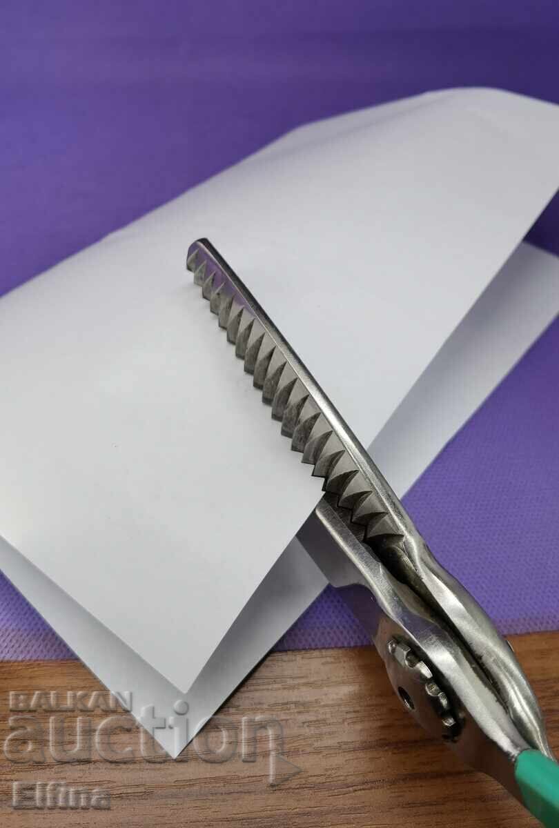 Delivery of Professional ZIGZAG scissors for decoration and scrapbooking Delivery of Professional ZIGZAG scissors for decoration and scrapbooking