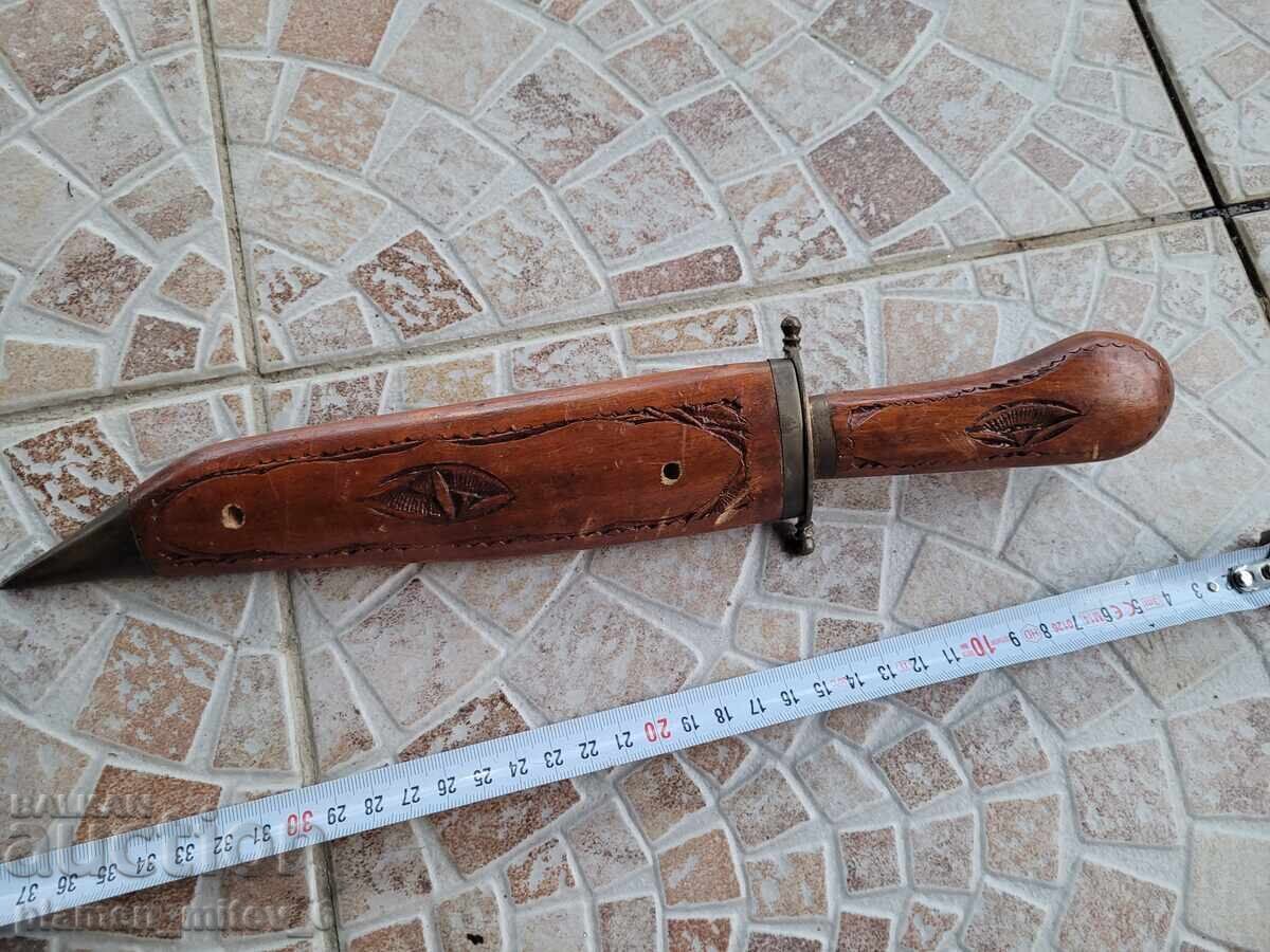 Delivery of Knife, dagger, dagger