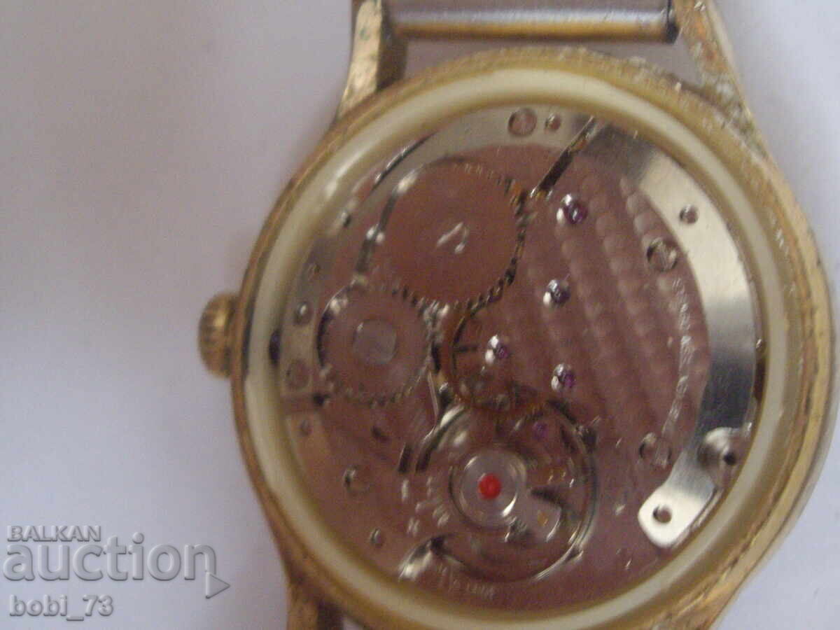 Delivery of Old men's wristwatch. Delivery of Old men's wristwatch.