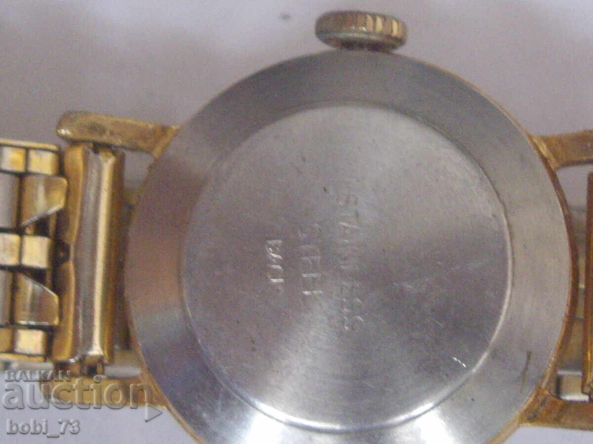 Delivery of Old gold plated ladies watch. Delivery of Old gold plated ladies watch.