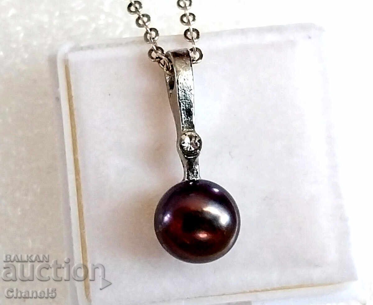 Auction MEDALLION with NATURAL BLACK PEARL (961) Auction MEDALLION with NATURAL BLACK PEARL (961)