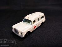 СТАРА РЕТРО МЕТАЛНА КОЛИЧКА MATCHBOX ENGLAND MERCEDES BINZ