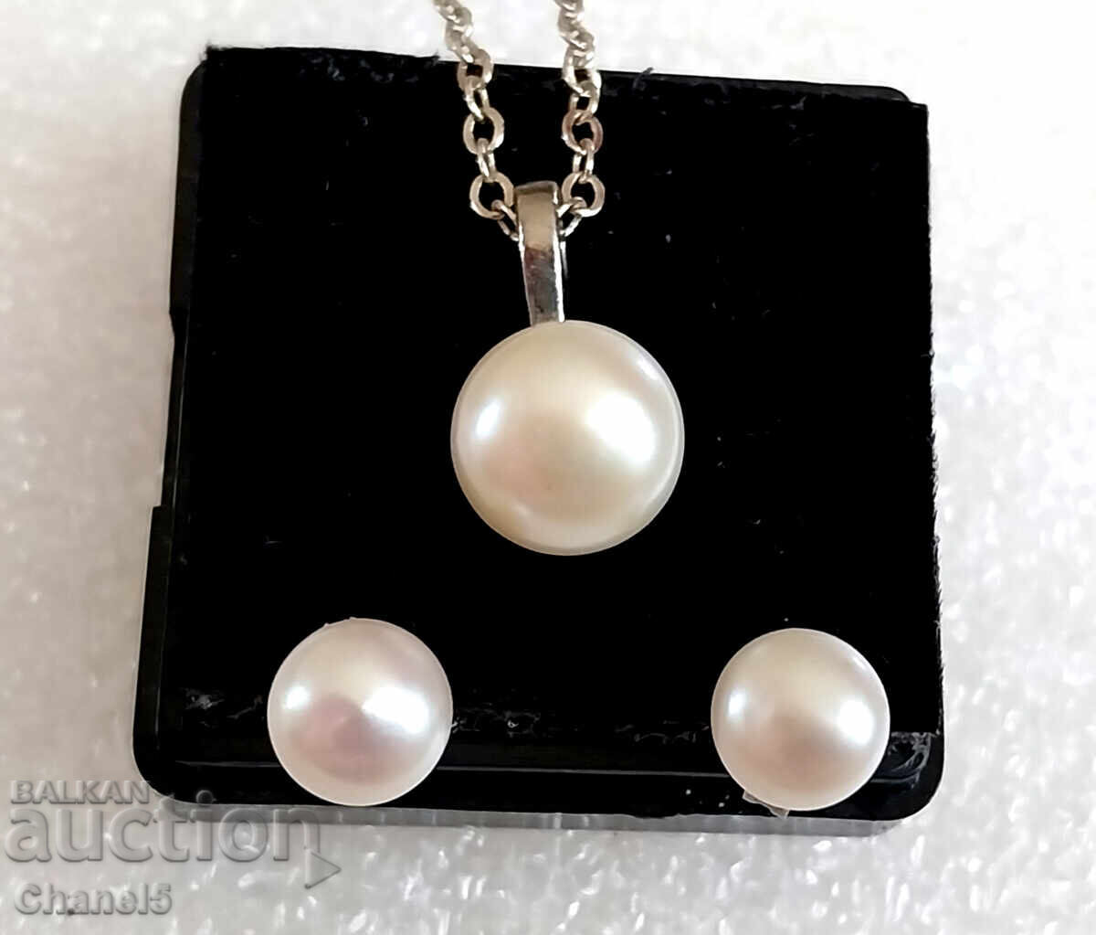 EARRINGS and MEDALLION with NATURAL PEARLS, CREAM COLOR (962) - 5 EARRINGS and MEDALLION with NATURAL PEARLS, CREAM COLOR (962) - 5