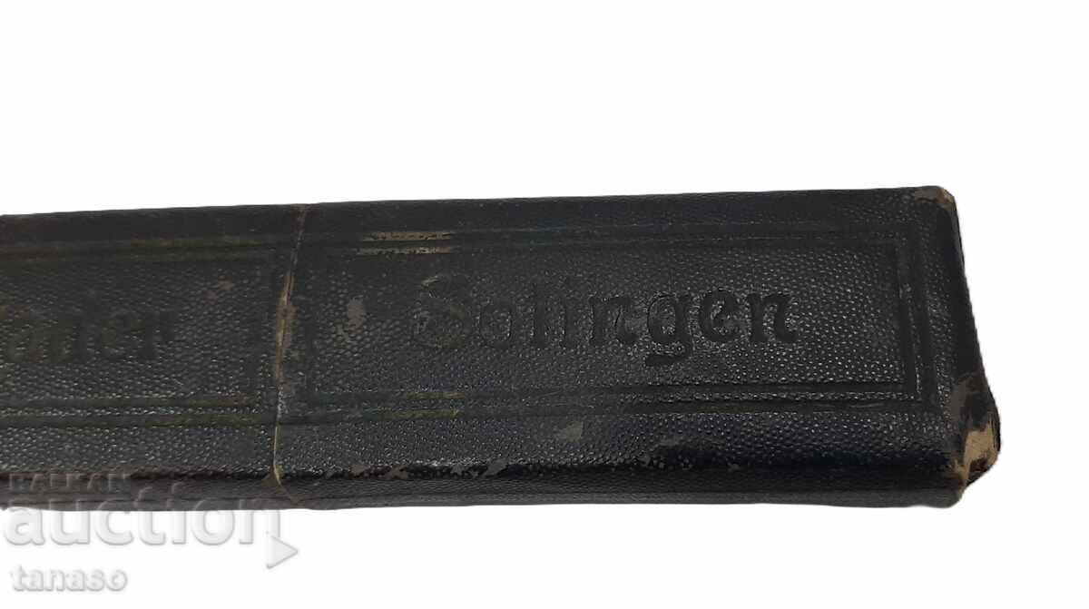 Vechi aparat de ras german de colecție Solingen Carl Rader (1.3) cu preț € 39.00 | 76.28 BGN