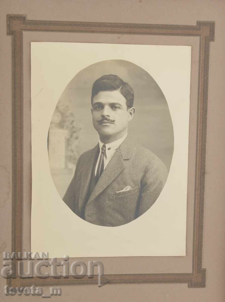 Antique photo, thick cardboard with frame, additional inscription 1936 with price 10.00 BGN | € 5.11 Antique photo, thick cardboard with frame, additional inscription 1936 with price 10.00 BGN | € 5.11