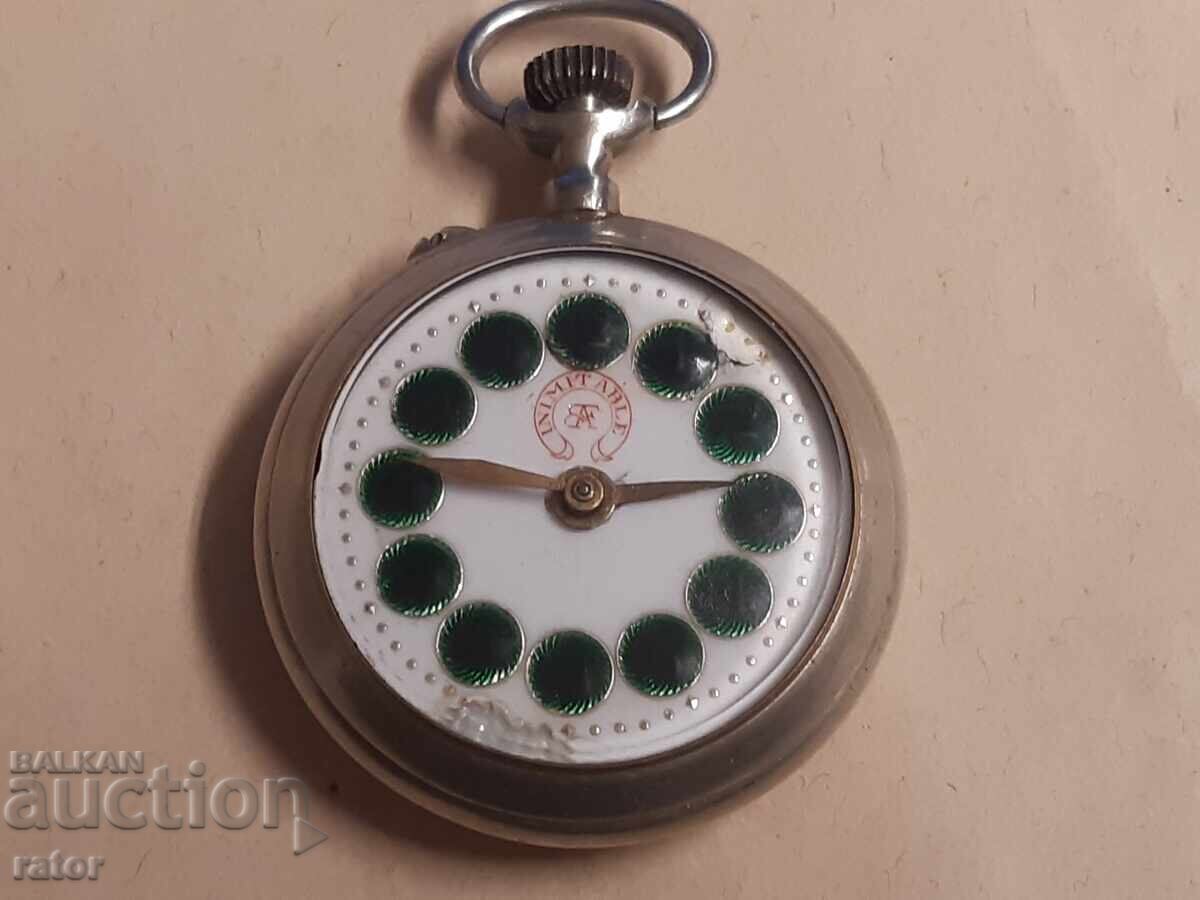 Ένα πολύ παλιό ρολόι τσέπης Ένα πολύ παλιό ρολόι τσέπης