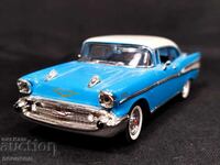 1/43 МЕТАЛНА КОЛИЧКА МАЩАБЕН МОДЕЛ 1957 CHEVROLET ERTL