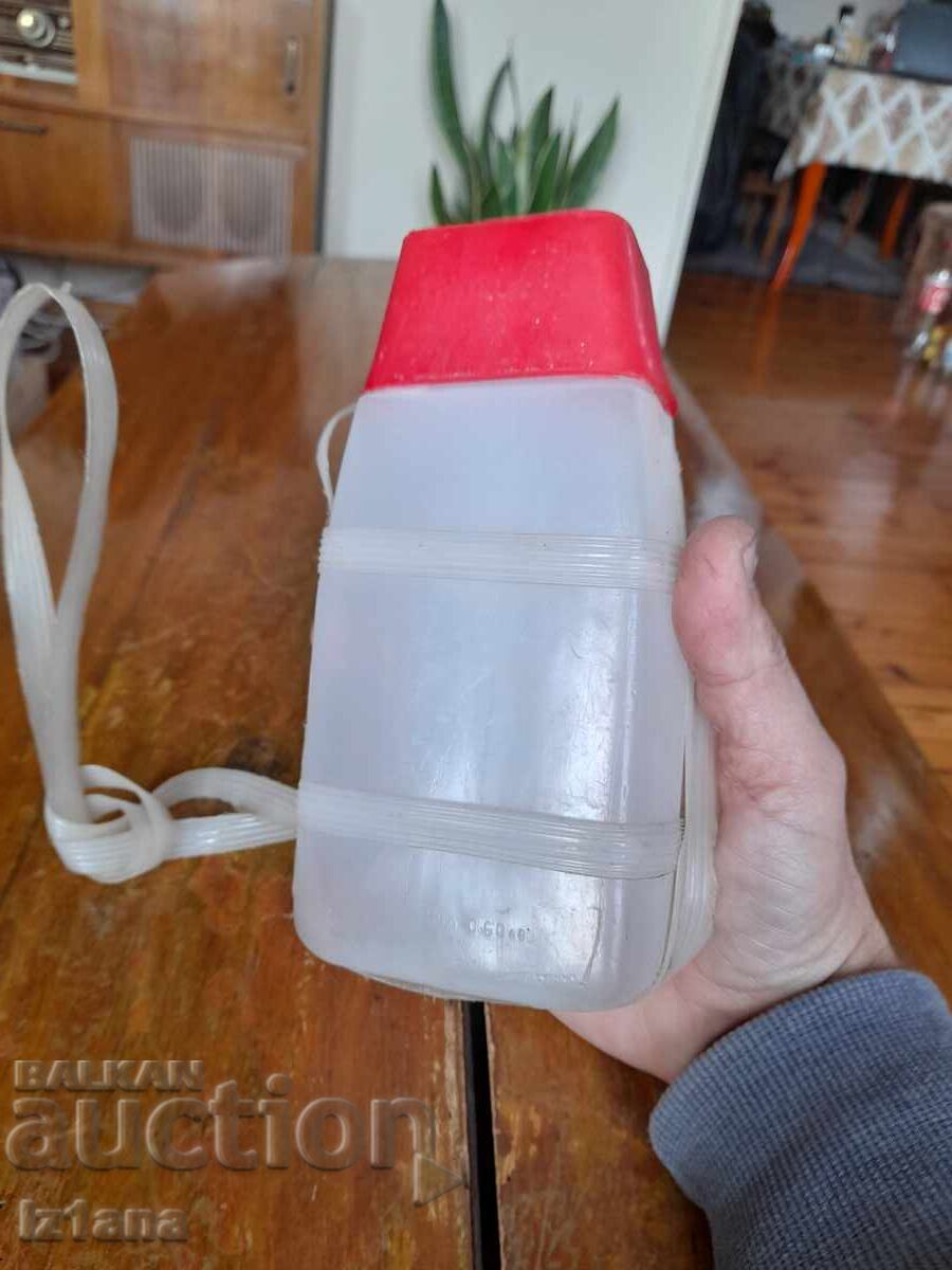 Old plastic canteen with price 22.00 BGN | € 11.25 Old plastic canteen with price 22.00 BGN | € 11.25