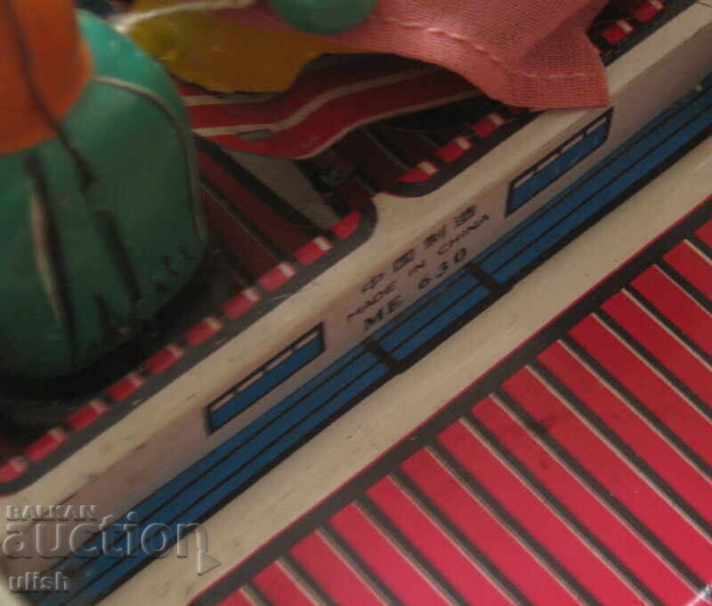 Δημοπρασία Κινέζος φωτογράφος μεταλλικών παιχνιδιών στο αυτοκίνητο ME630 Δημοπρασία Κινέζος φωτογράφος μεταλλικών παιχνιδιών στο αυτοκίνητο ME630