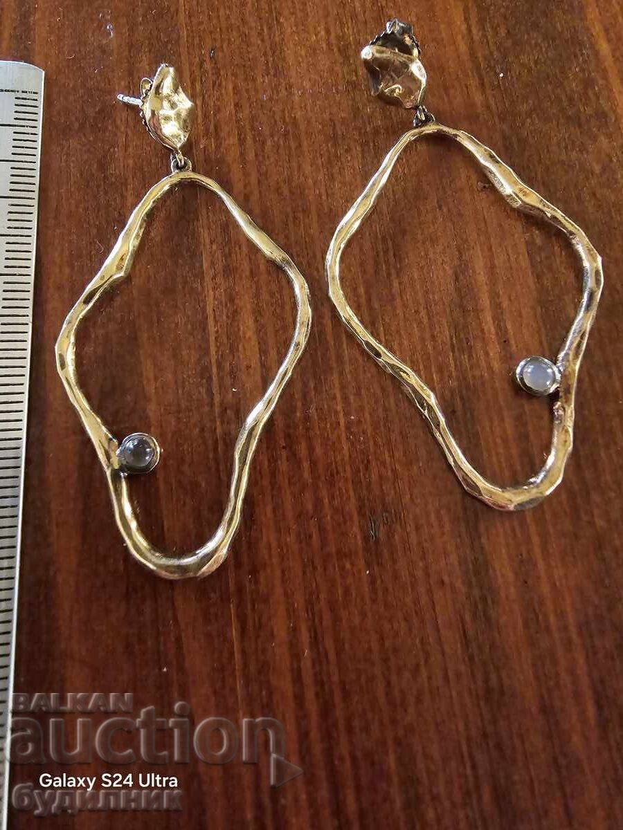 Silver earrings with 925 gold plating. Silver earrings with 925 gold plating.