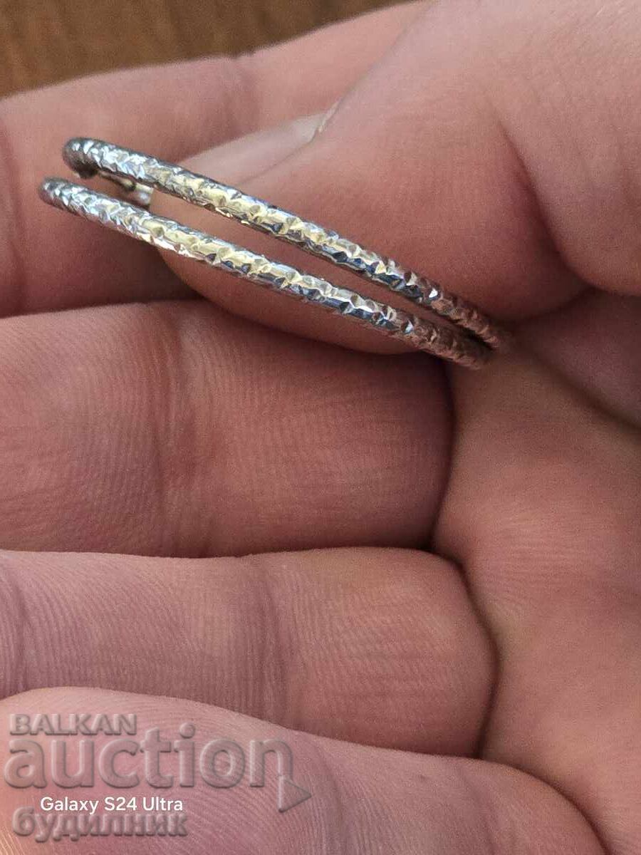 Сребърни обеци 925 Проба. с цена 19.99 лв. | € 10.22 Сребърни обеци 925 Проба. с цена 19.99 лв. | € 10.22