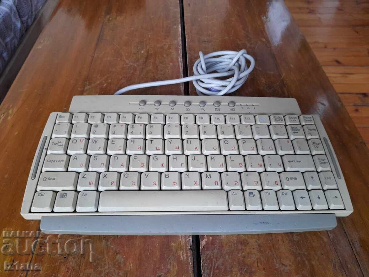 Old keyboard with price 12.00 BGN | € 6.14