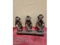 Wooden statuette Statuette of the three wise monkeys!