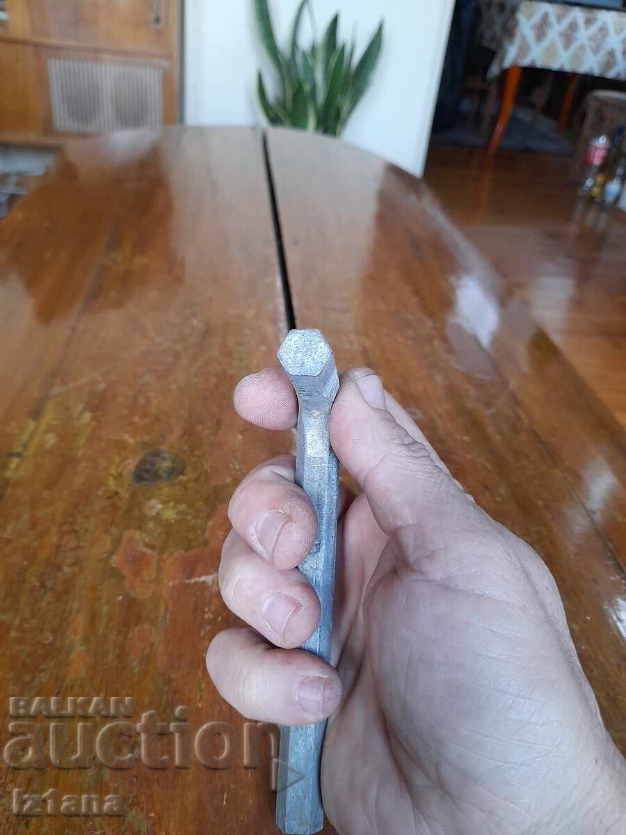 Auction Old plug wrench CARTER, LADA, VAZ Auction Old plug wrench CARTER, LADA, VAZ