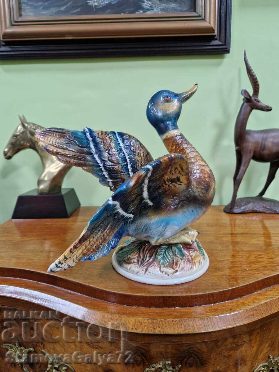 Auction Unique large Italian Capodimonte figurine Auction Unique large Italian Capodimonte figurine