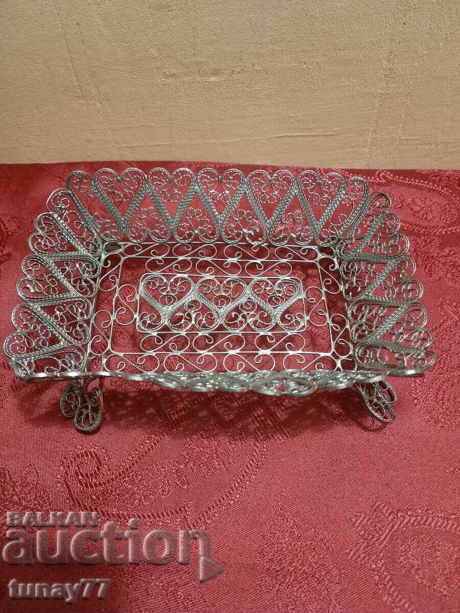 Φιλιγκράν Μπομπονιέρα από την ΕΣΣΔ, υποτίθεται της δεκαετίας του 1960. Φιλιγκράν Μπομπονιέρα από την ΕΣΣΔ, υποτίθεται της δεκαετίας του 1960.