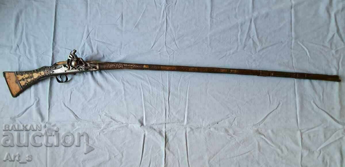 Υπέροχο πυροβόλο όπλο με πυρόλιθο από τον 17ο-18ο αιώνα, μήκους 147 εκ