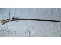 Magnificent flintlock rifle from the 17th-18th century, 147 cm long