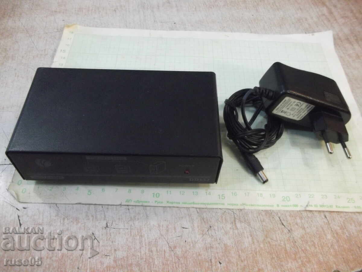 Auction VCom VGA Splitter 1x2 - DD132 working Auction VCom VGA Splitter 1x2 - DD132 working