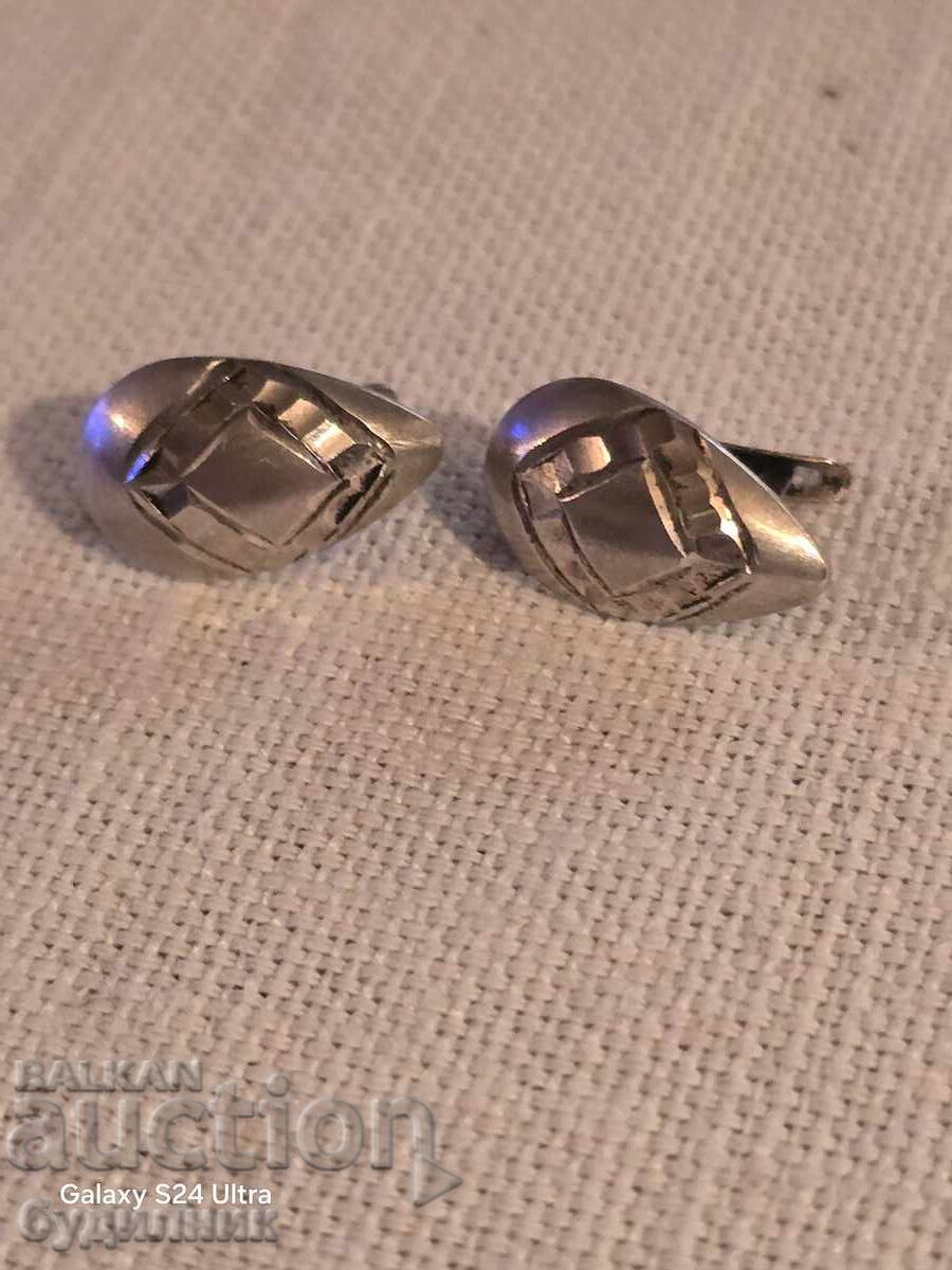 Доставка на Сребърни обеци 925 Проба. Доставка на Сребърни обеци 925 Проба.