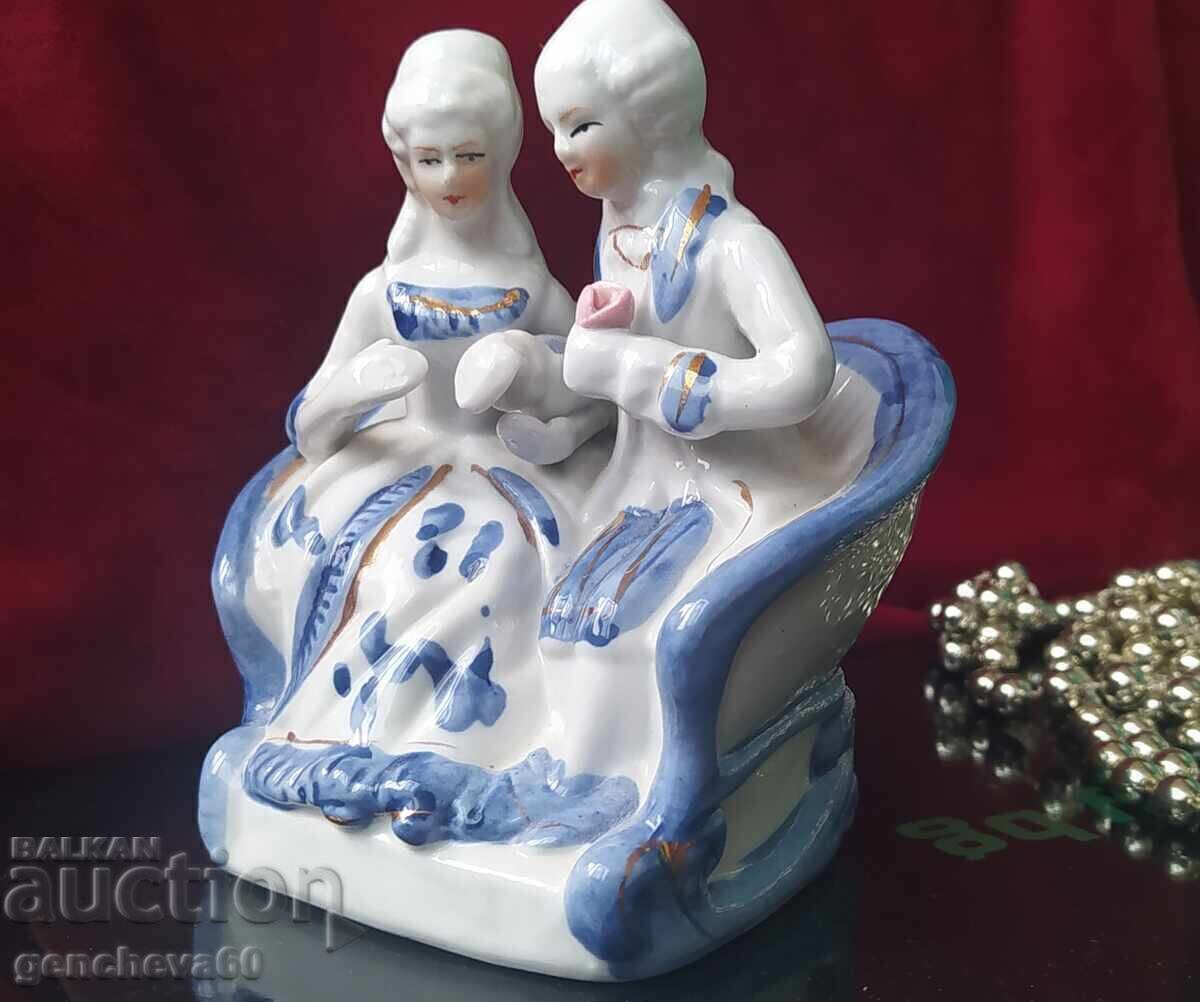Livrarea Statuetă din porțelan cu Îndrăgostiți/marcaje