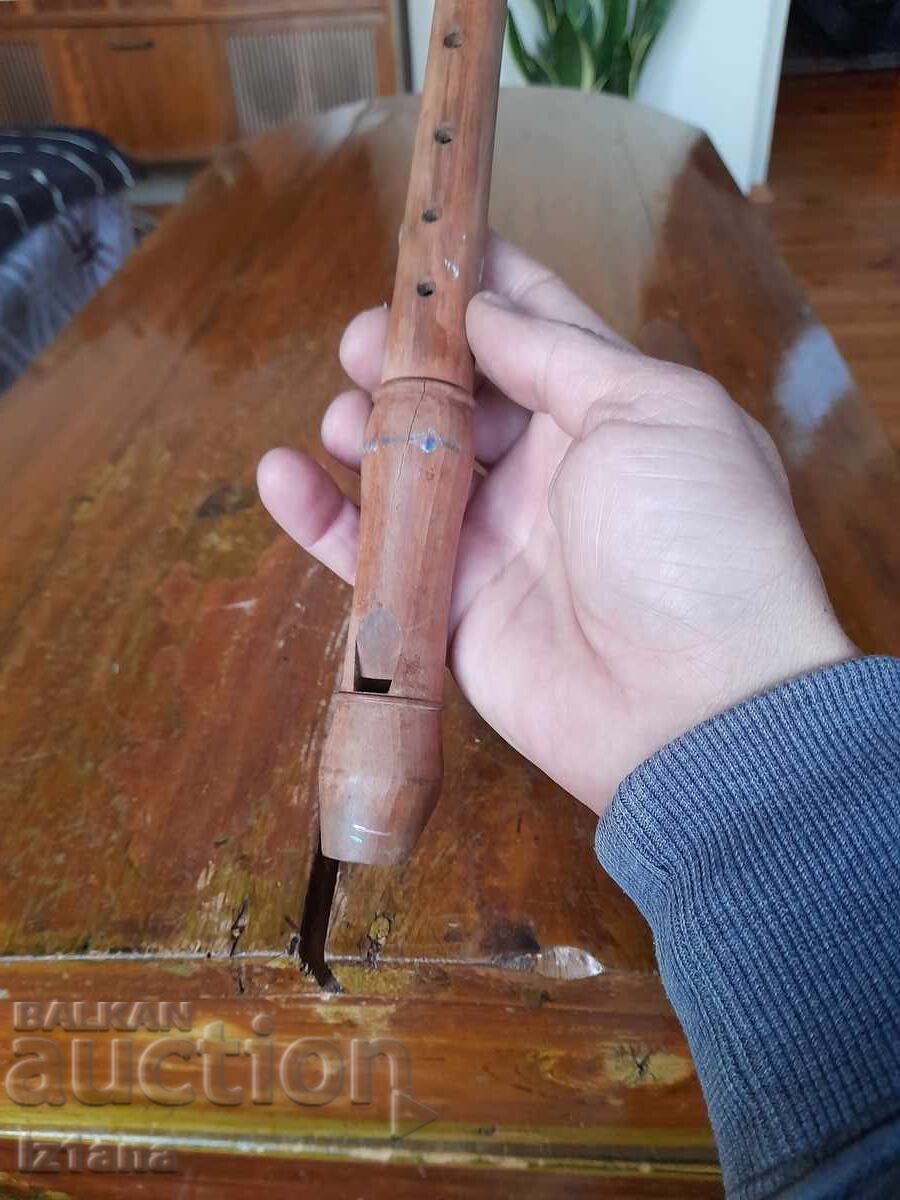 Auction Old rascal, duduk, whistle Auction Old rascal, duduk, whistle