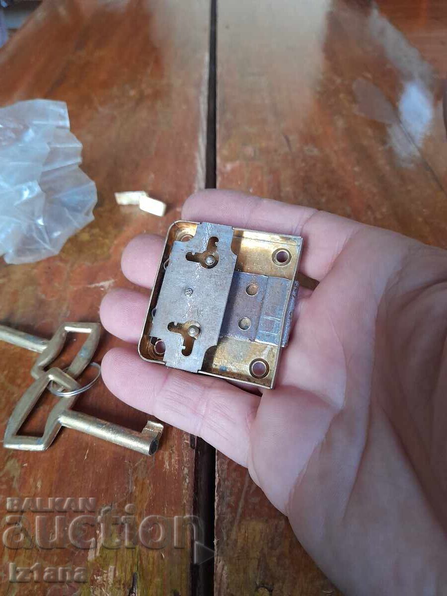 Auction  Old lock, padlock