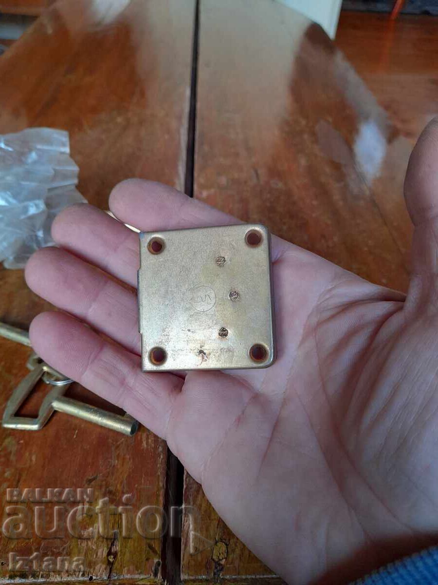 Delivery of Old lock, padlock