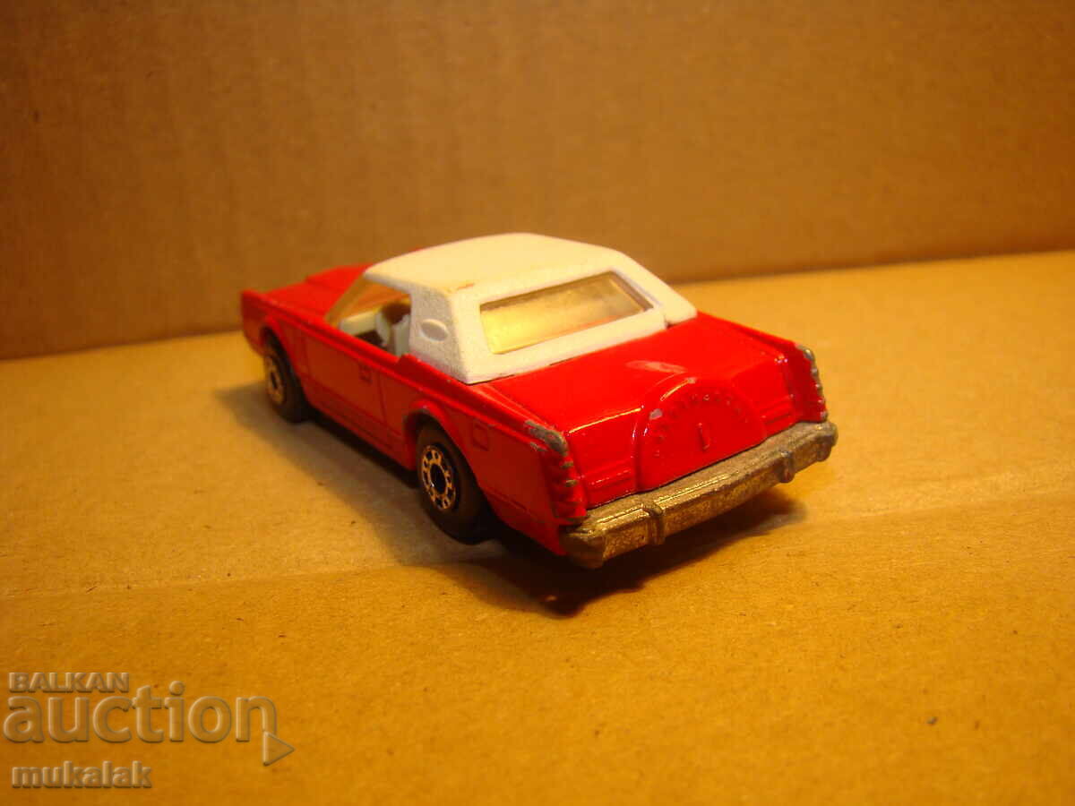 Delivery of 1:64??? MATCHBOX LINCOLN CONTINENTAL MODEL CAR TOY