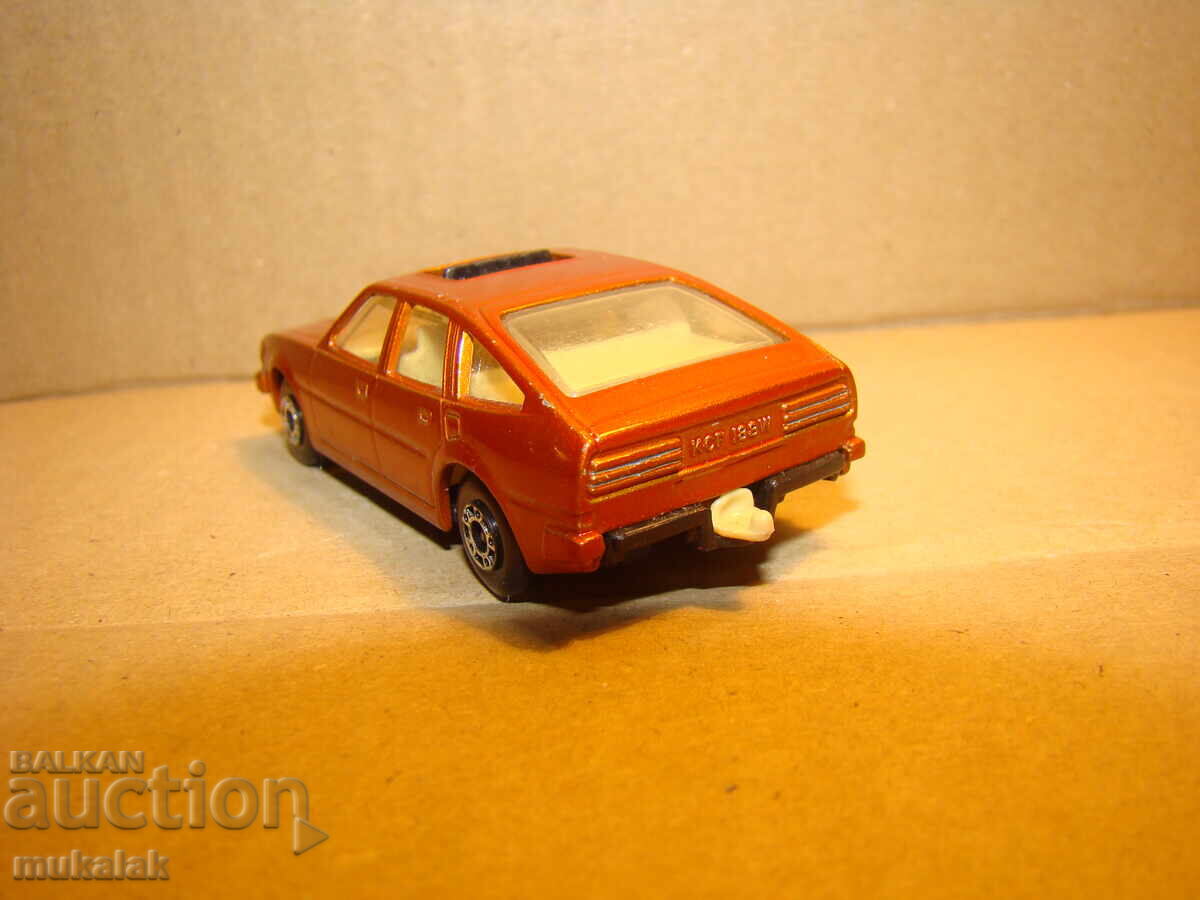 Delivery of 1:64 MATCHBOX ROVER 3500 MODEL CAR TOY