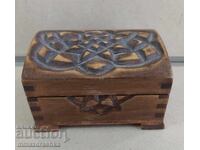 Wooden jewelry box