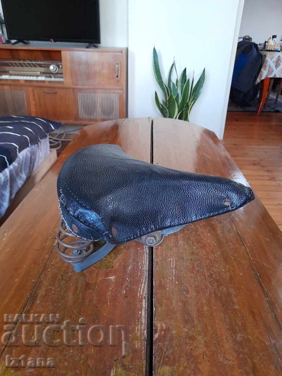 Παλιό κάθισμα ποδηλάτου, τροχός με τιμή 50.00 BGN | € 25.56 Παλιό κάθισμα ποδηλάτου, τροχός με τιμή 50.00 BGN | € 25.56