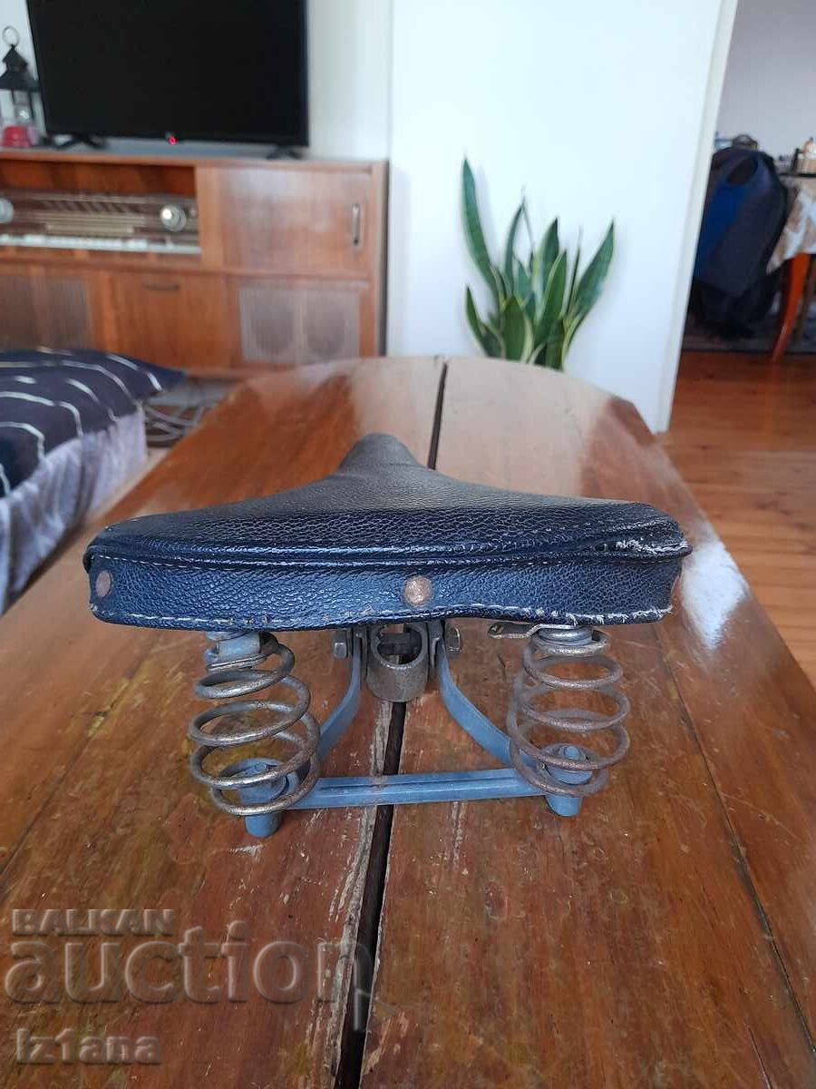 Δημοπρασία Παλιό κάθισμα ποδηλάτου, τροχός Δημοπρασία Παλιό κάθισμα ποδηλάτου, τροχός