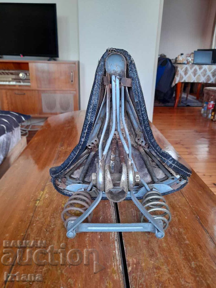 Παλιό κάθισμα ποδηλάτου, τροχός - 6 Παλιό κάθισμα ποδηλάτου, τροχός - 6