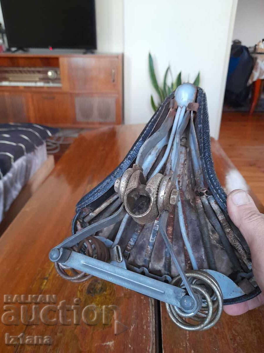 Παλιό κάθισμα ποδηλάτου, τροχός - 7 Παλιό κάθισμα ποδηλάτου, τροχός - 7