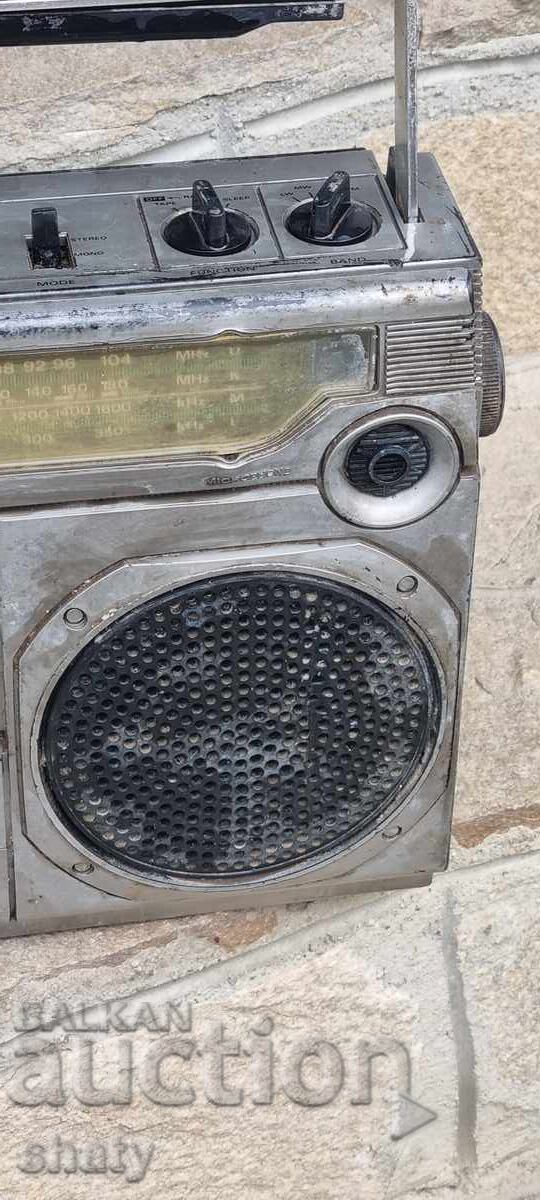 Delivery of Old Corecom cassette player. HITACHI Delivery of Old Corecom cassette player. HITACHI