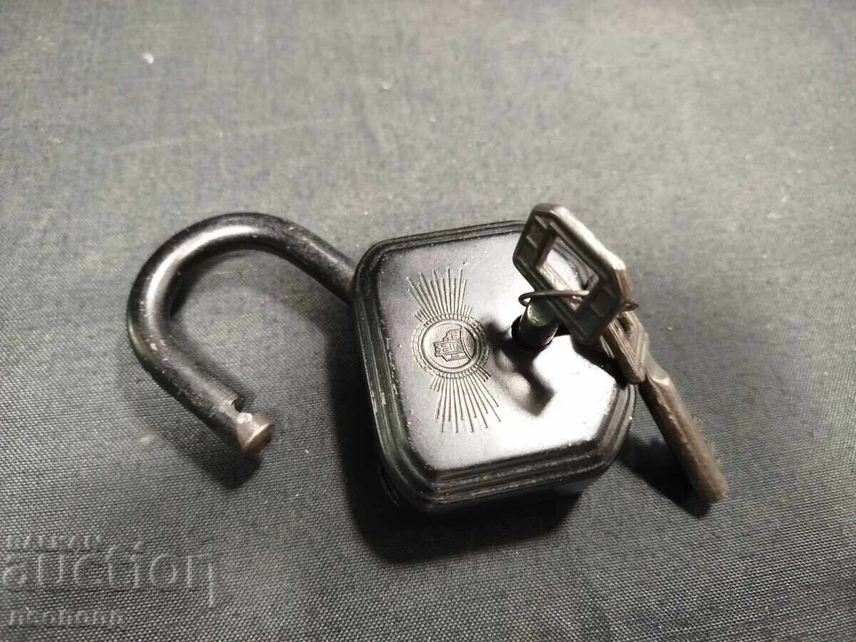 Auction  OLD RETRO PADLOCK WITH TWO KEYS BURG GERMANY