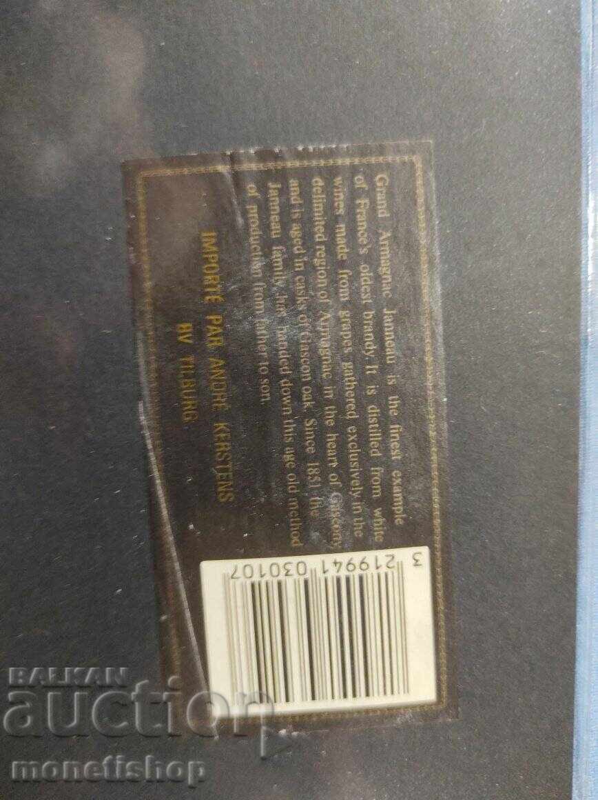 We offer a large collection of wine labels - 5