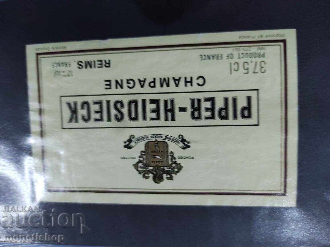 We offer a large collection of wine labels - 5 We offer a large collection of wine labels - 5